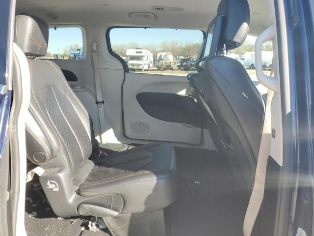 2017 Chrysler Pacifica Touring L Plus