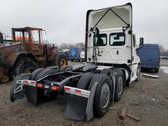 2022 Freightliner Cascadia 126