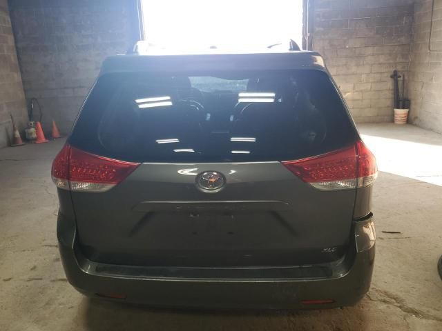 2014 Toyota Sienna XLE