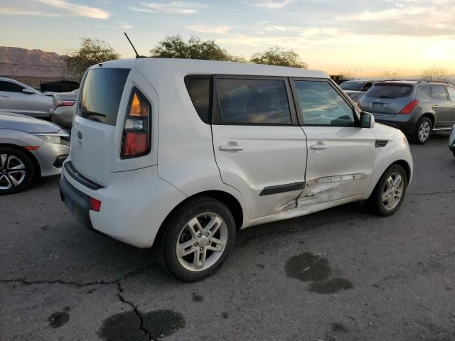 2011 KIA Soul +