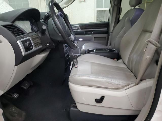 2010 Chrysler Town & Country Touring