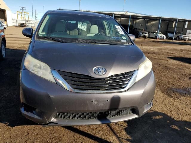 2013 Toyota Sienna LE