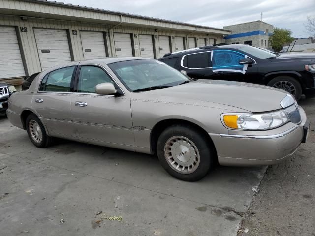 1999 Lincoln Town Car Executive