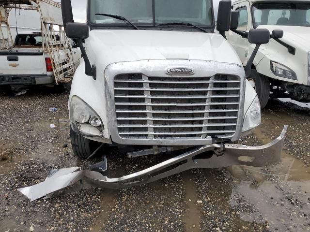 2016 Freightliner Cascadia 125