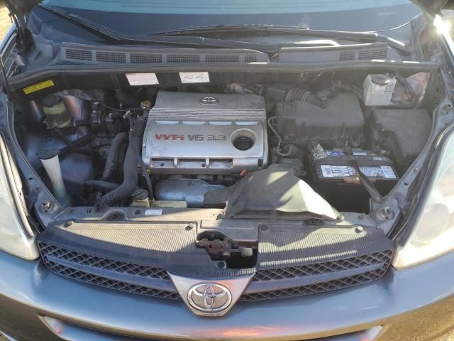 2005 Toyota Sienna CE