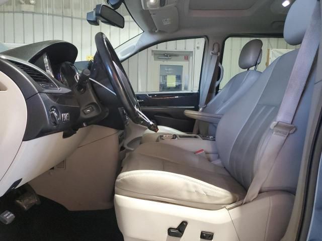 2011 Chrysler Town & Country Touring L