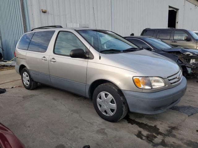 2003 Toyota Sienna LE