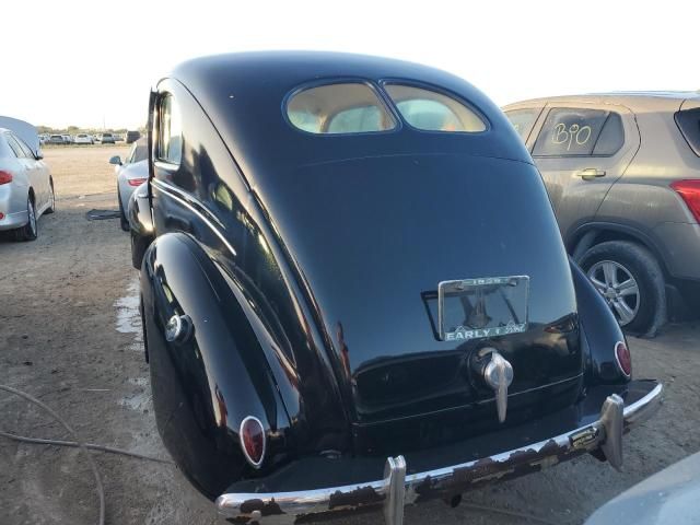 1939 Ford Deluxe