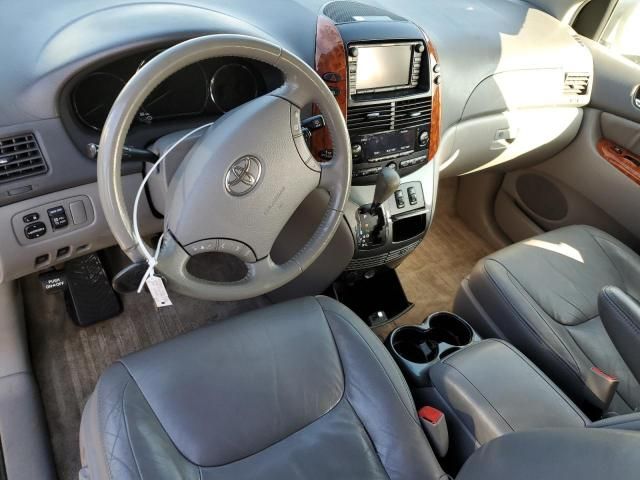 2010 Toyota Sienna XLE