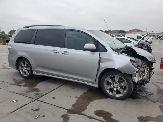 2011 Toyota Sienna Sport