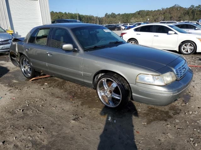 2003 Ford Crown Victoria