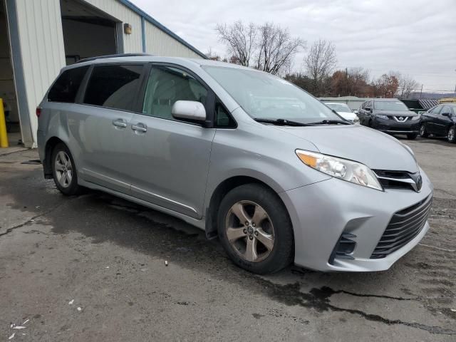 2019 Toyota Sienna LE