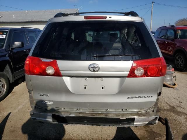 2010 Toyota Sienna XLE