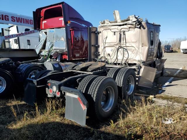 2021 Freightliner Cascadia 126