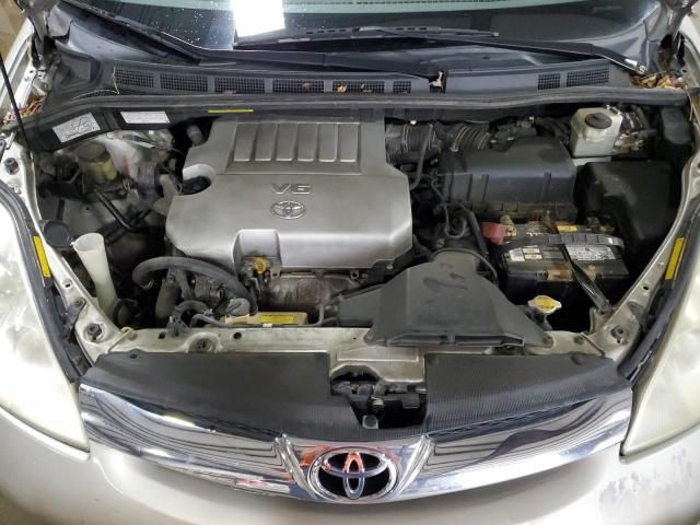 2010 Toyota Sienna XLE