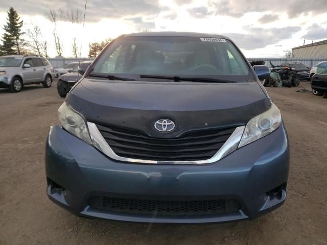 2013 Toyota Sienna LE