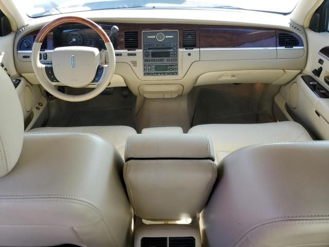 2009 Lincoln Town Car Signature Limited