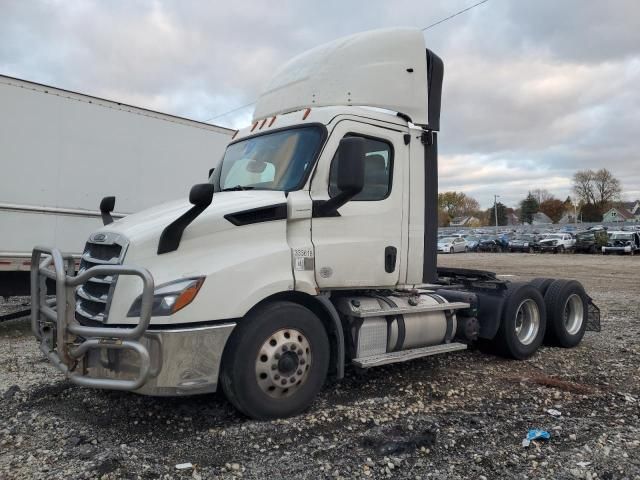 2019 Freightliner Cascadia 116