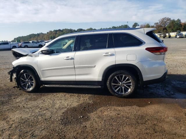 2019 Toyota Highlander SE