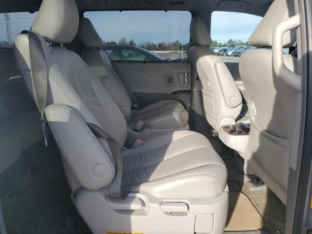 2013 Toyota Sienna XLE