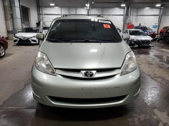 2008 Toyota Sienna XLE