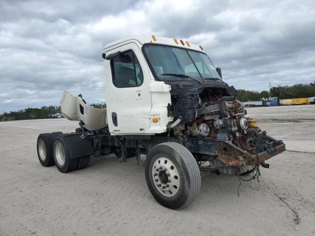 2011 Freightliner Cascadia 113