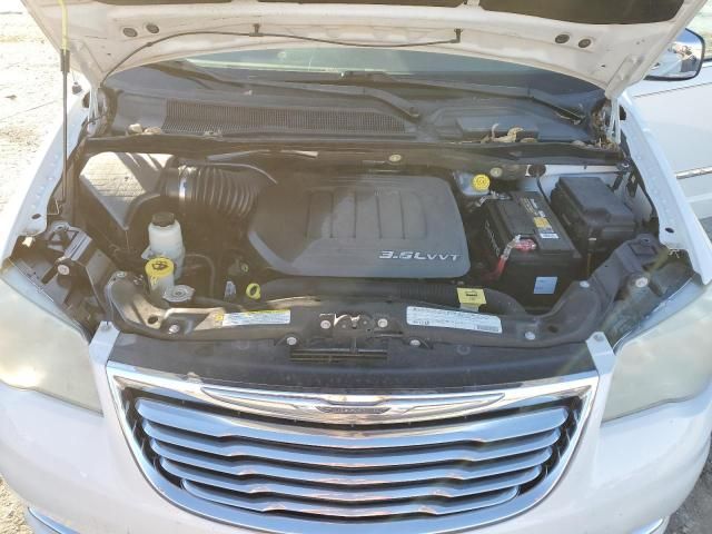 2011 Chrysler Town & Country Touring L