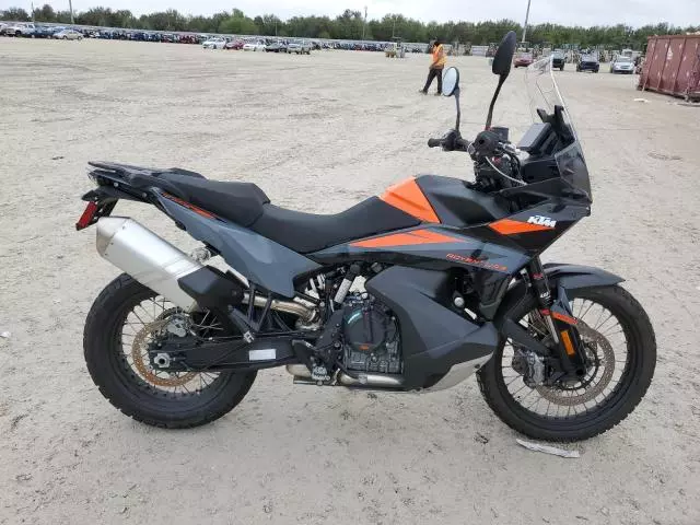 2023 KTM 890 Adventure