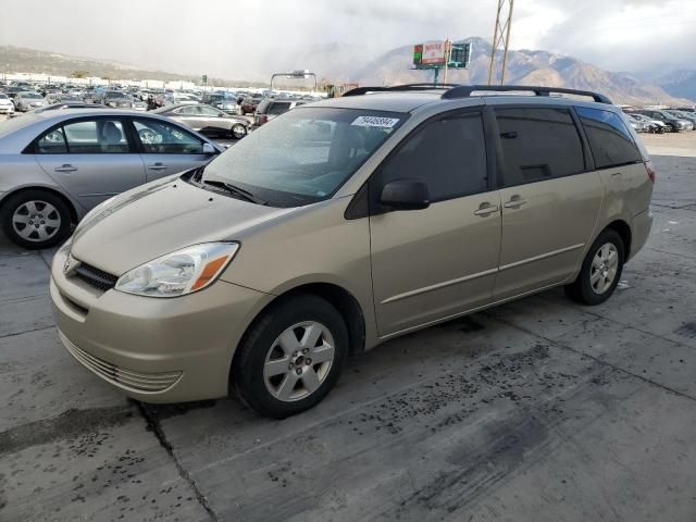 2004 Toyota Sienna CE