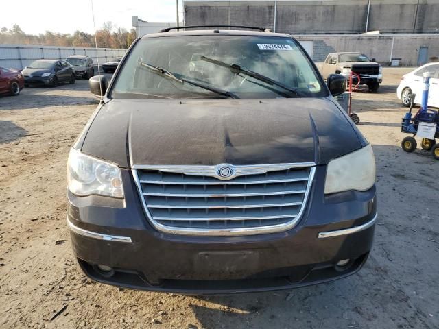 2010 Chrysler Town & Country Touring