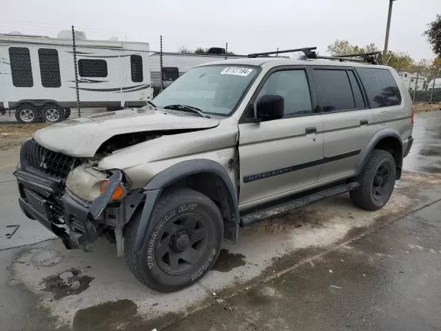 2002 Mitsubishi Montero Sport ES