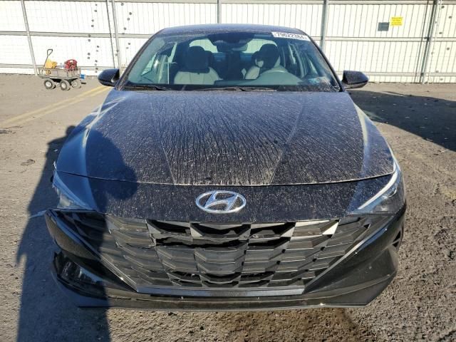 2022 Hyundai Elantra SE