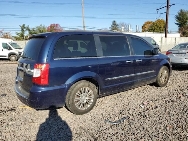 2013 Chrysler Town & Country Touring L