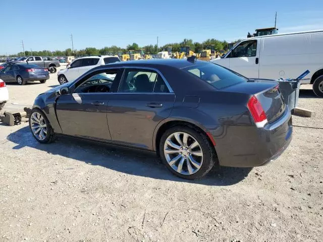 2018 Chrysler 300 Touring