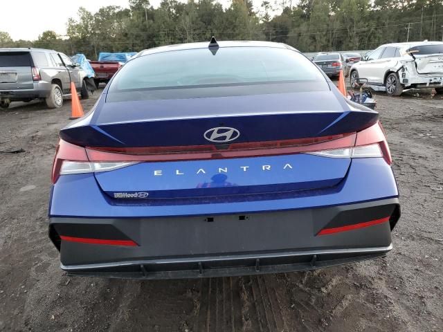 2024 Hyundai Elantra SE