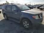 2006 Nissan Pathfinder LE