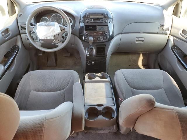 2005 Toyota Sienna CE