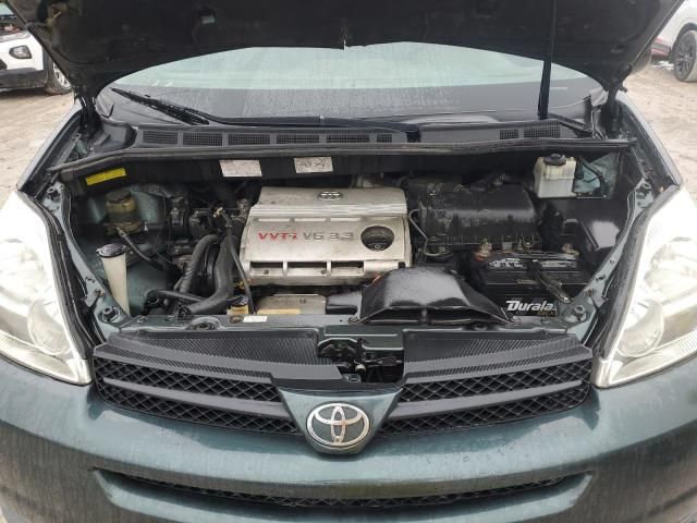 2005 Toyota Sienna CE