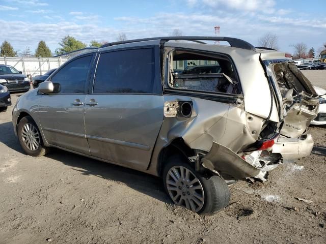 2010 Toyota Sienna XLE