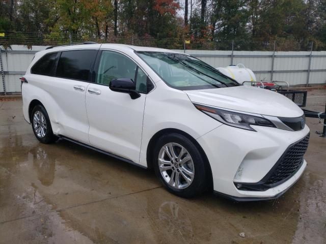 2022 Toyota Sienna XSE