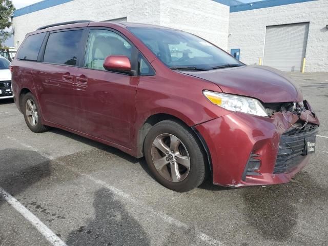 2019 Toyota Sienna LE