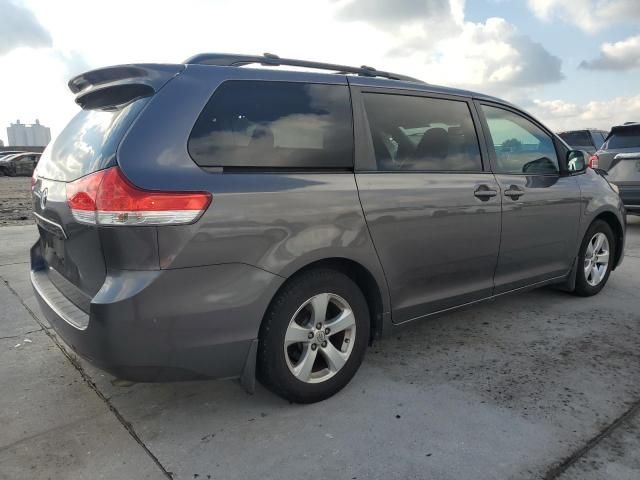 2013 Toyota Sienna LE