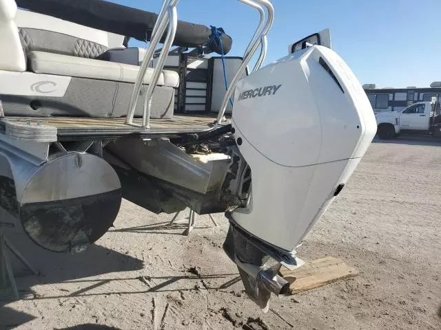 2019 Crestliner Pontooniii