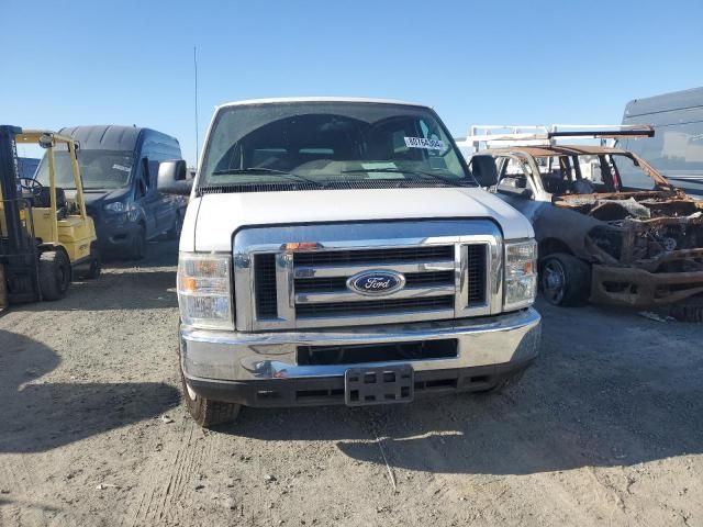 2014 Ford Econoline E350 Super Duty Wagon