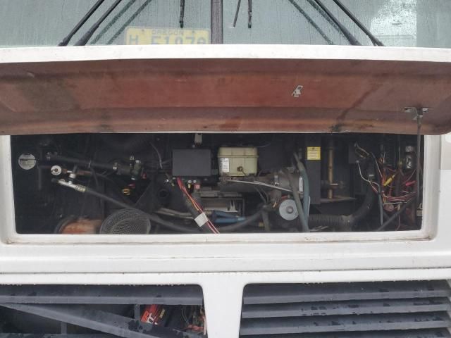 2006 Damon 2006 Workhorse Custom Chassis Motorhome Chassis W2