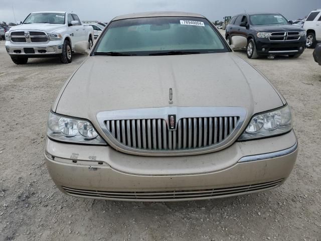 2010 Lincoln Town Car Signature Limited