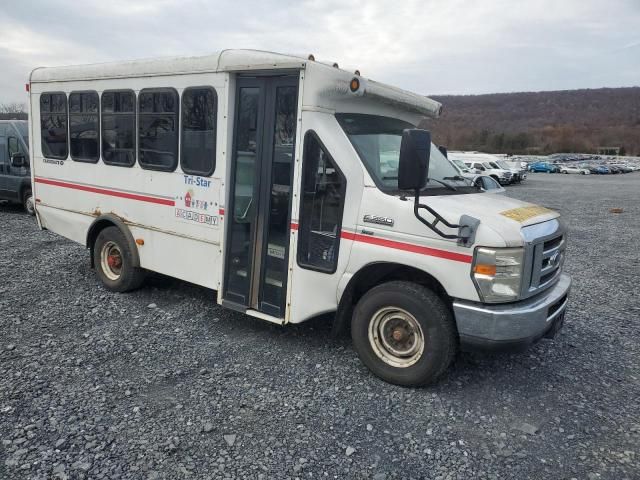 2009 Ford Econoline E350 Super Duty Cutaway Van