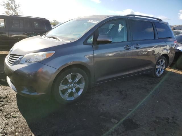 2013 Toyota Sienna LE