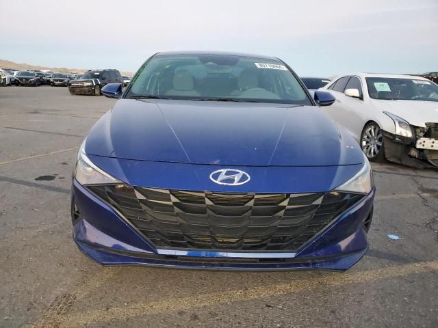 2022 Hyundai Elantra SE