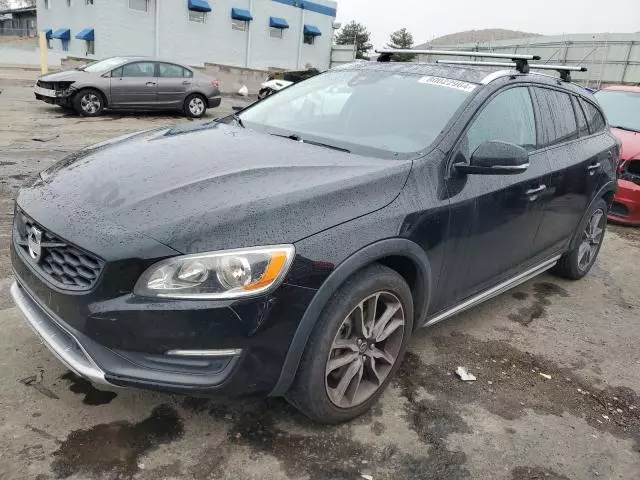 2015 Volvo V60 Cross Country Premier